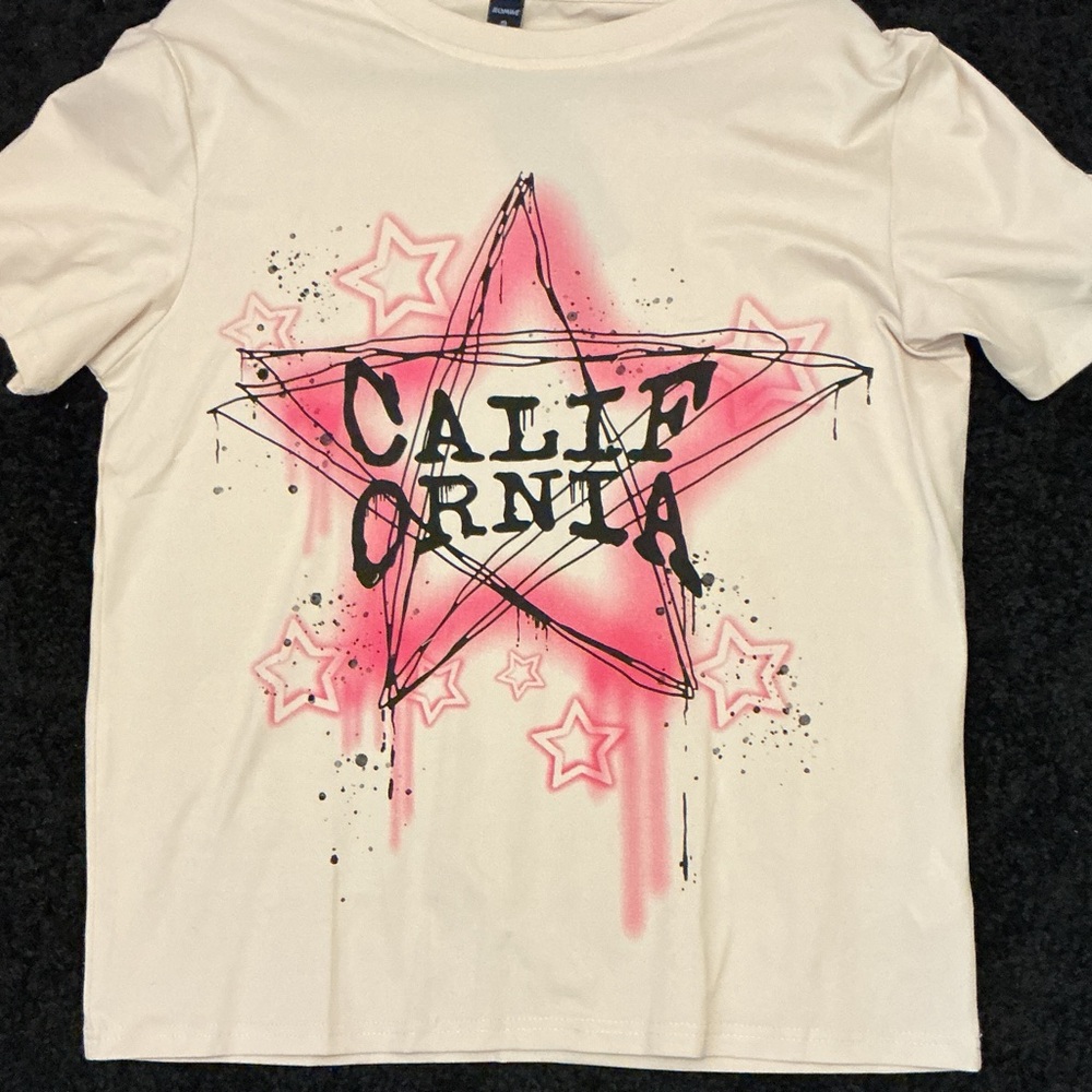 California Star Graphic Tee in White & Pink
